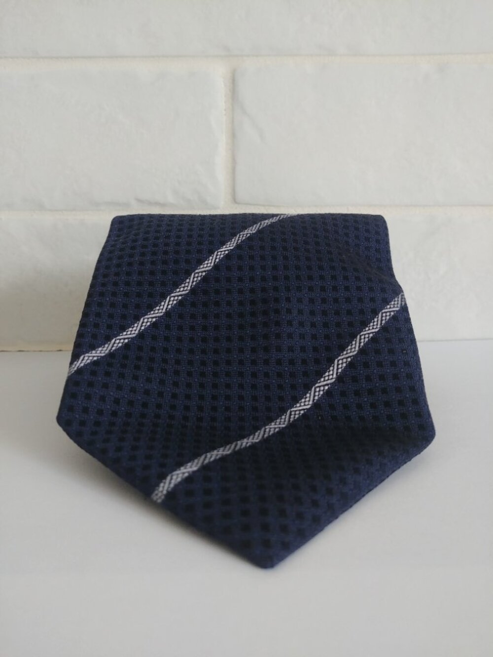 Gianfranco Ferre 100% silk made in Italy blue striped tie